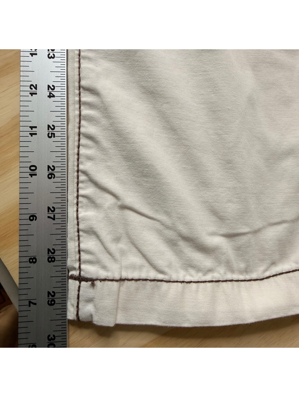 True Religion Womens Cargo Cream  Pants with Brown Stitching Size 26 - Picture 5 of 8